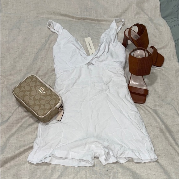 Francesca's Collections White Romper - Picture 3 of 4